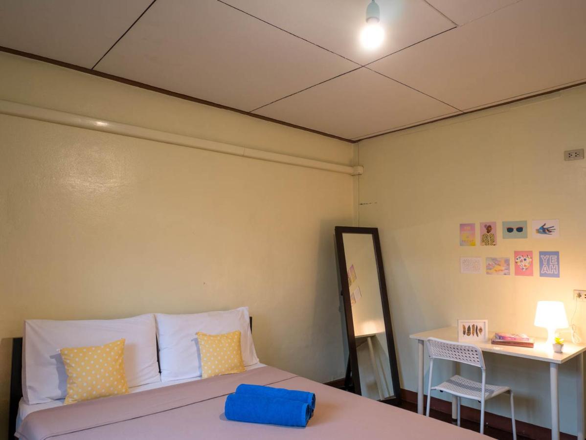 Chan Cha La 99 Hostel Bangkok Ngoại thất bức ảnh