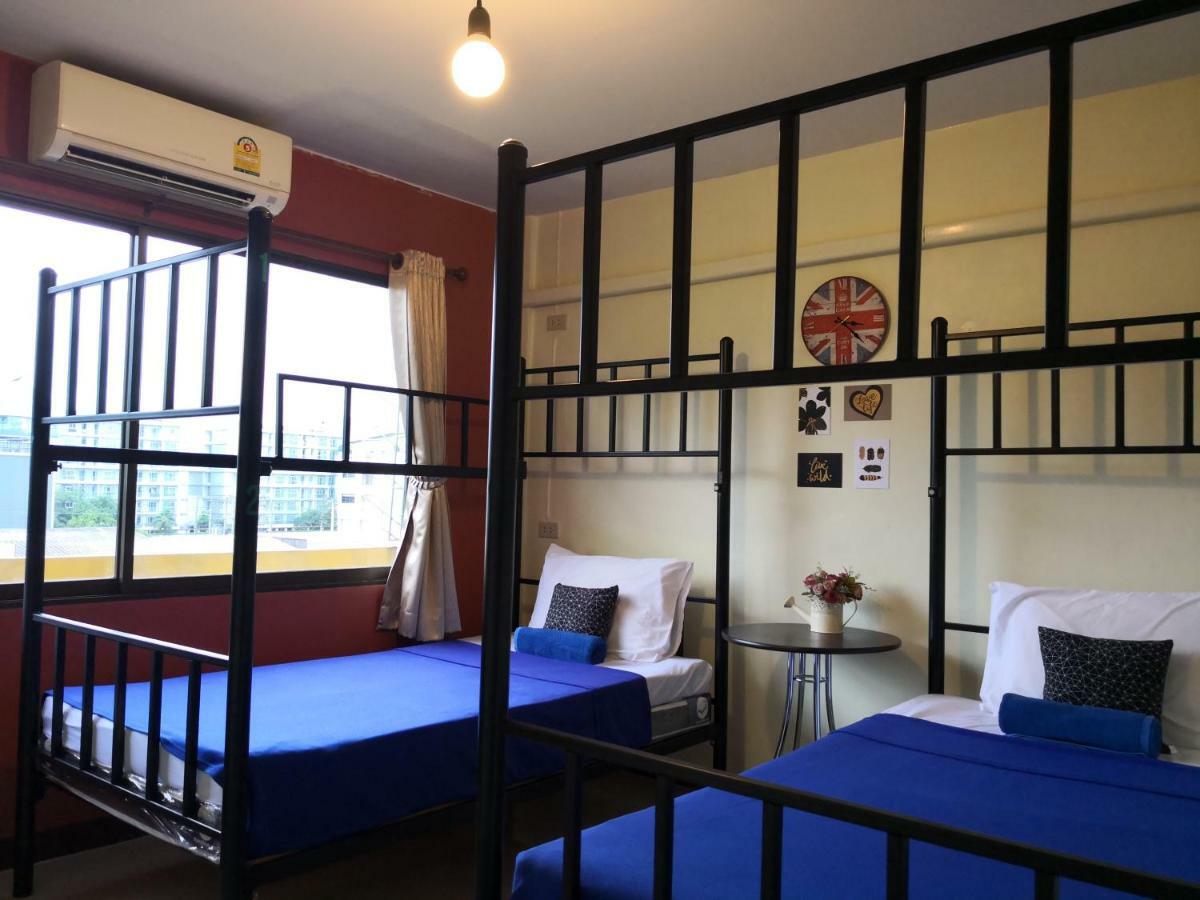 Chan Cha La 99 Hostel Bangkok Ngoại thất bức ảnh