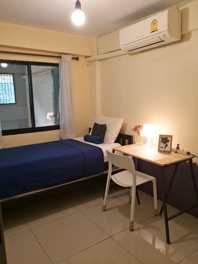 Chan Cha La 99 Hostel Bangkok Ngoại thất bức ảnh